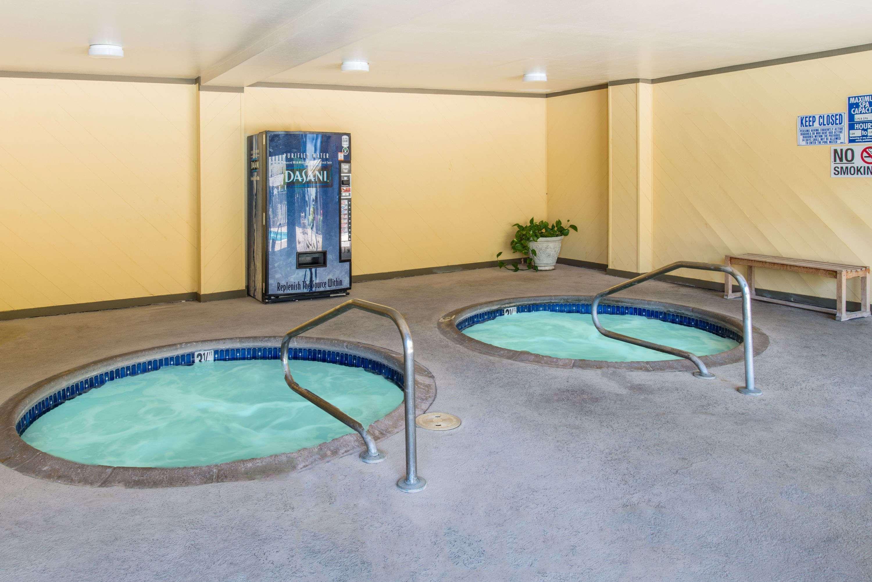 Radisson Hotel ウェスト・サクラメント エクステリア 写真